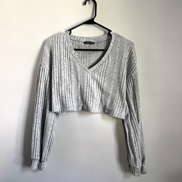 Cropped Sweater - Picture 1 of 4
